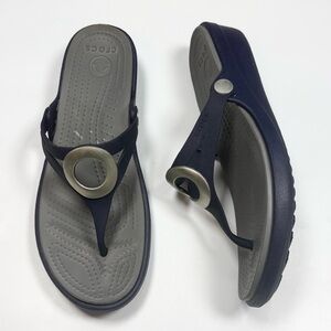 CROCS Sanrah Navy Blue with Silver Accent Wedge Sandals S-488 Size 9